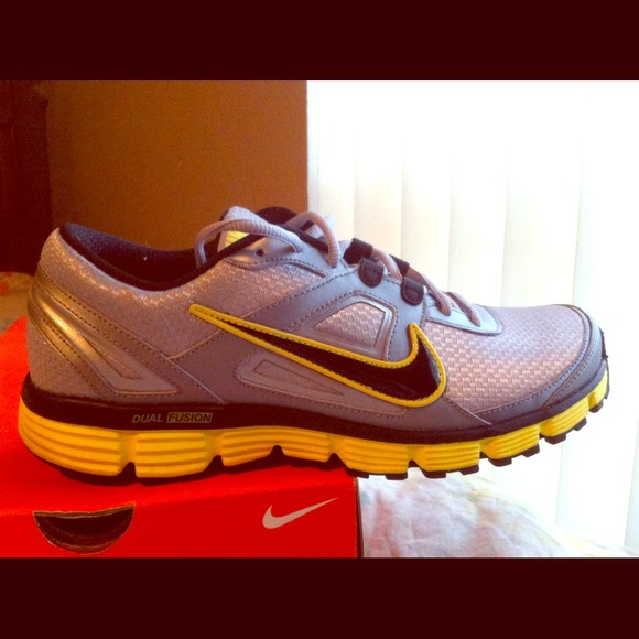 Men's size 10 nike fusion .