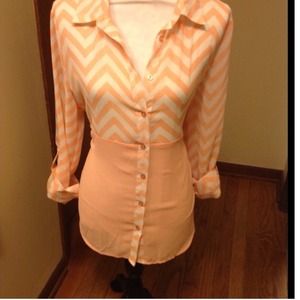 BRAND NEW Chevron Print Top