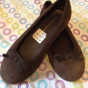 kids shoes. Brown suede. Almost new..