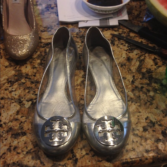 Bundle of 2 Tory Burch shoes!