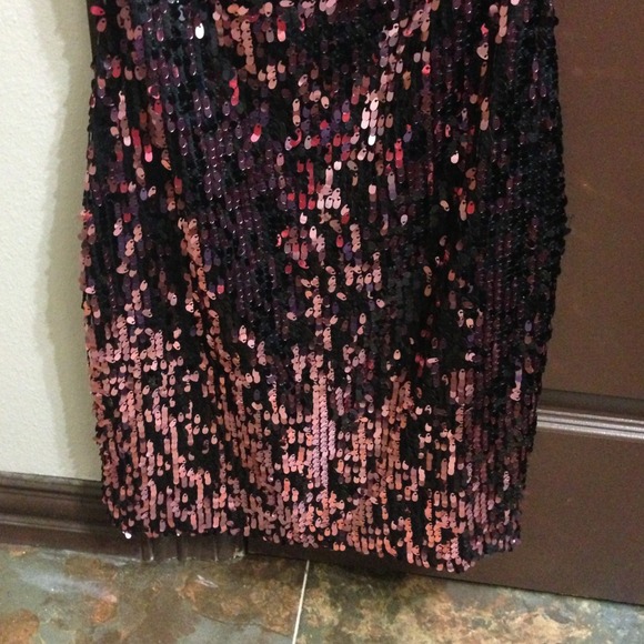 Beautiful Shiny Dress! ❤❤ - Picture 3 of 4