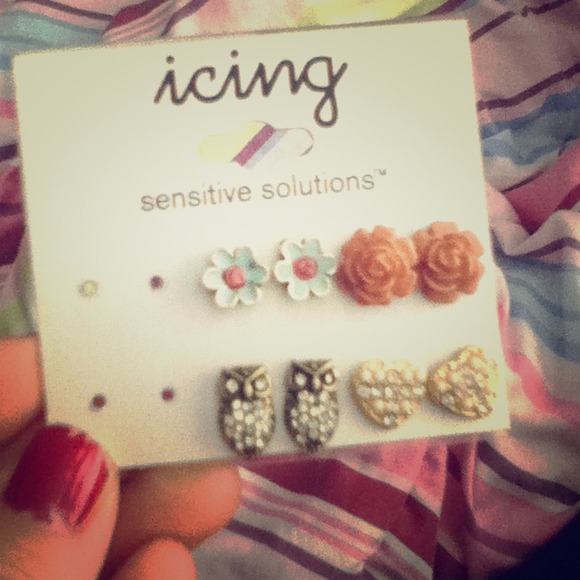 Spring earrings or studs. - Picture 1 of 1