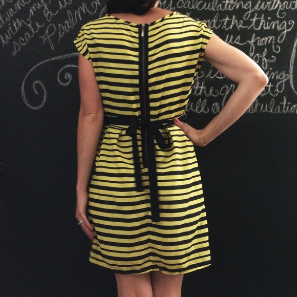 ♦♦♦SOLD IN A BUNDLE♦♦♦🎀HOST PICK🎀 Dress - Picture 3 of 3