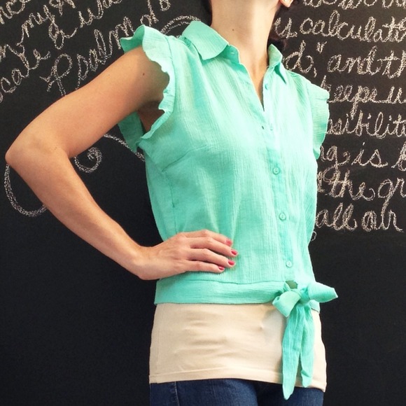 ♦♦♦SOLD IN A BUNDLE!!!♦♦♦NWT! Mint Color Top - Picture 2 of 4