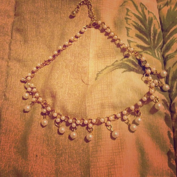 Fake gold and pearl necklace