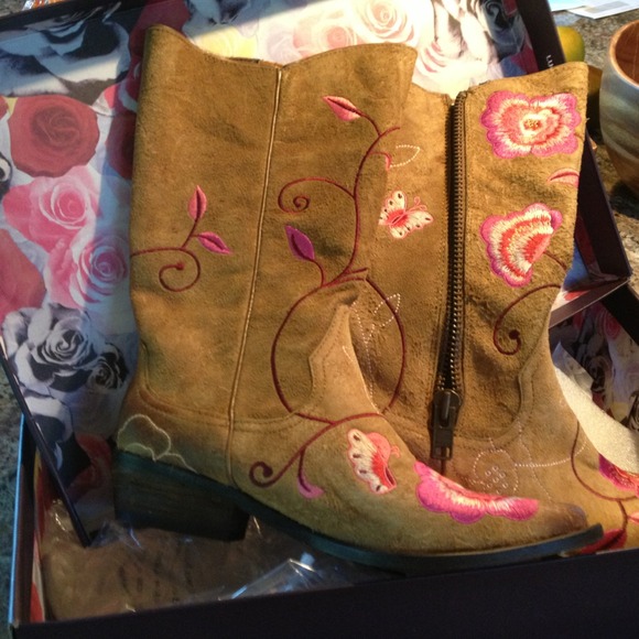 Lucky Brand cowboy boots