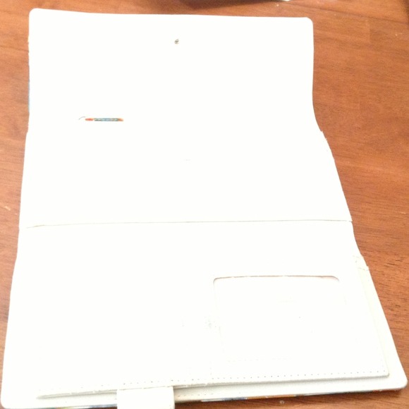 Floral Wallet - Picture 3 of 4