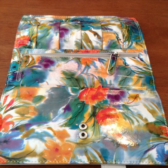 Floral Wallet - Picture 4 of 4