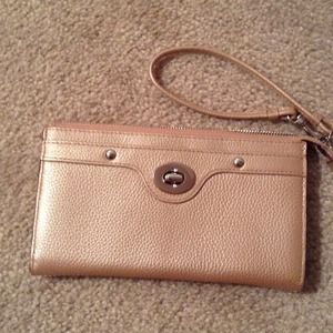 Coach Leather Wristlet HOST PICK💝💝💝😍