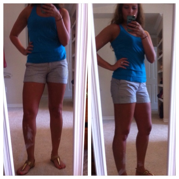 Classy shorts with navy pinstripes - Picture 3 of 3