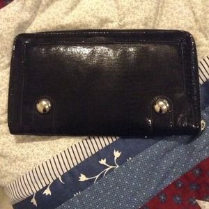 black clutch wallet