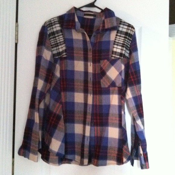 SOLD!!! Lucca Couture plaid flannel button down