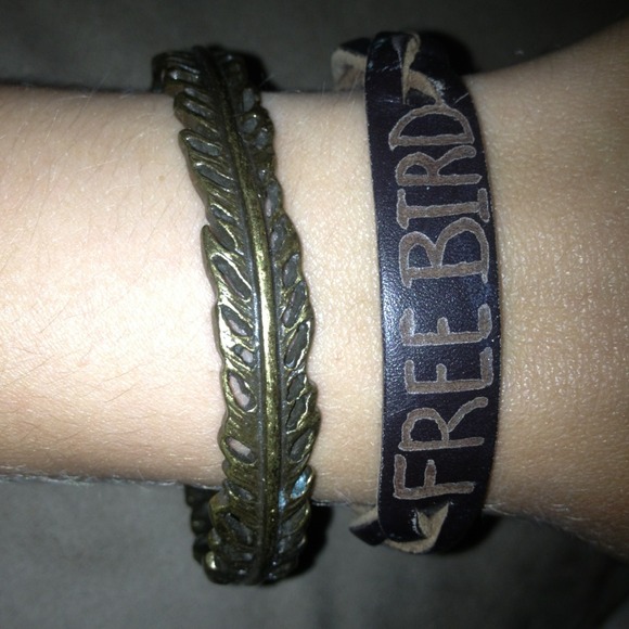 Bronze feather bracelet