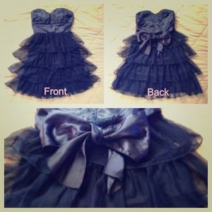 Adorable ruffle dress with bow 👗🎀