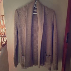 🕓on hold until saturday😊 Knitted tan sweater.