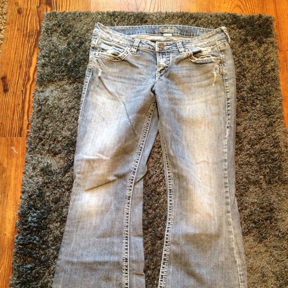 Sold in bundle Silver Jeans Eden 30x31 Lightwash