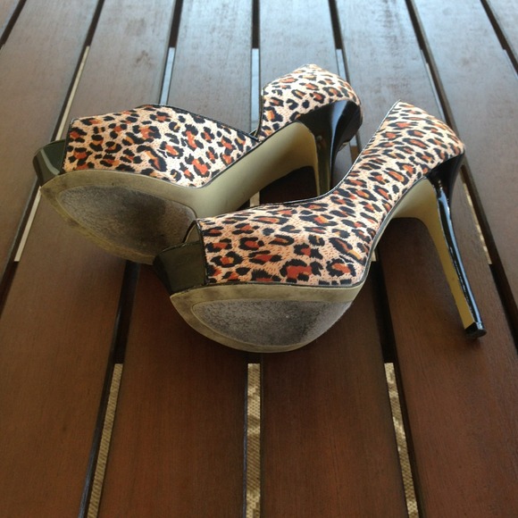 ⭕️sold bundle  Bakers animal print heels - Picture 2 of 2