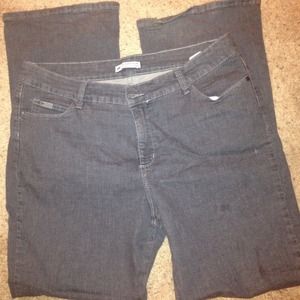 //SOLD//GREY WASH SLENDER CUT LEE JEANS.