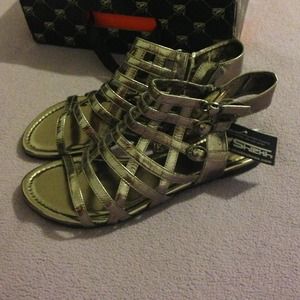 NWT Pewter Gladiotor Sandals