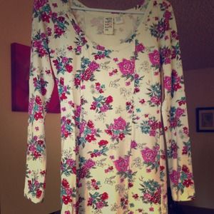 Long sleeve Billabong mini dress