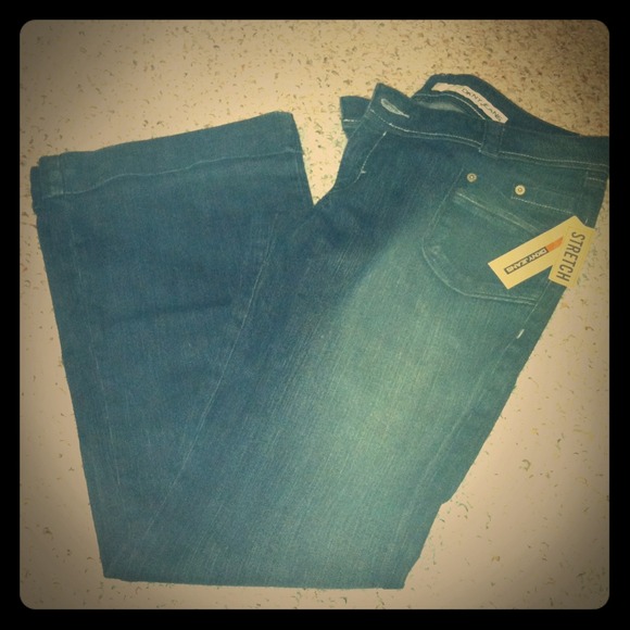 DKNY Jeans