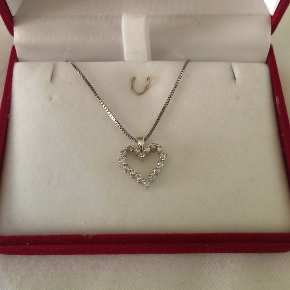 14k mark white gold heart diamond Sold at Fb
