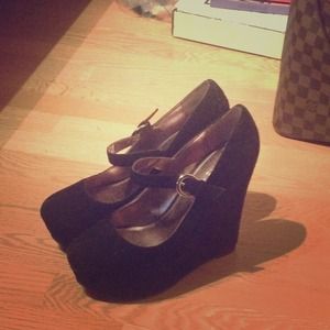 Bakers black velvet wedges 8.5