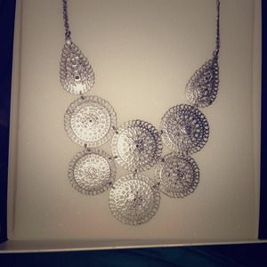 Stella & Dot Medina Bib Necklace