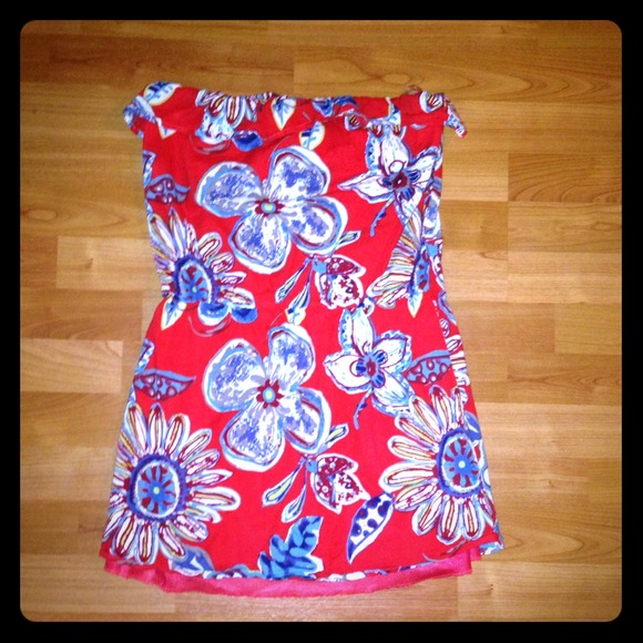 Fun and flirty red strapless dress!