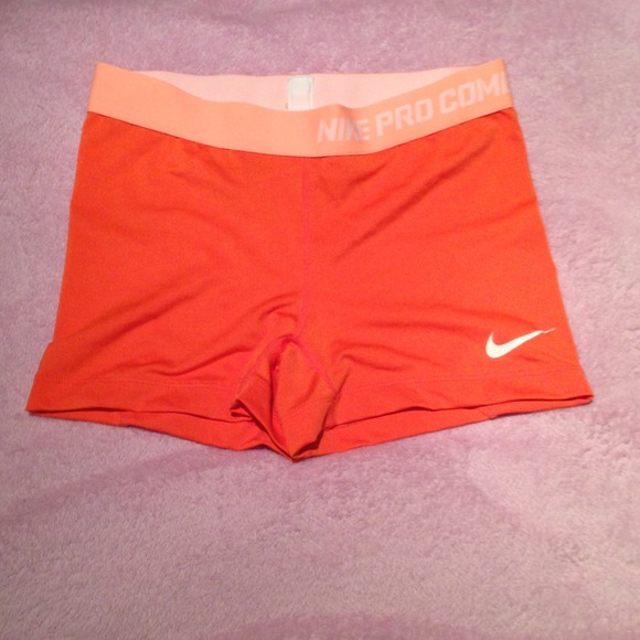 ✂ Reduced!!! ✂ Nike pro combat shorts