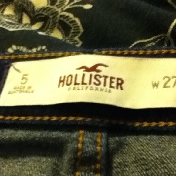 Shorts - Picture 2 of 3