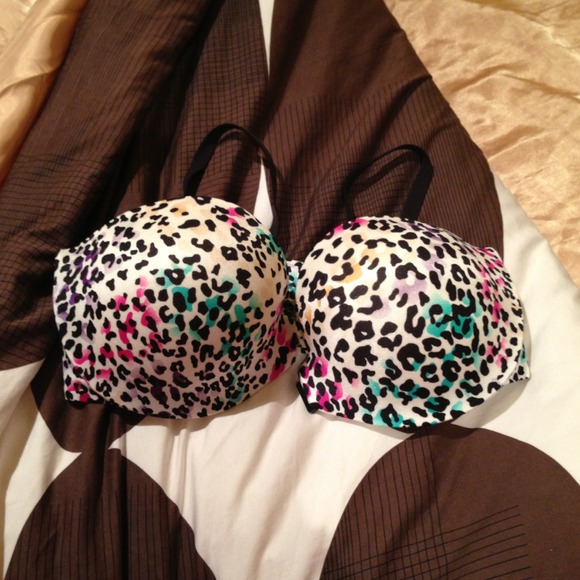Victoria Secret Strapless bra