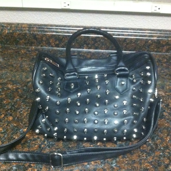 Skull and Stud Black Purse