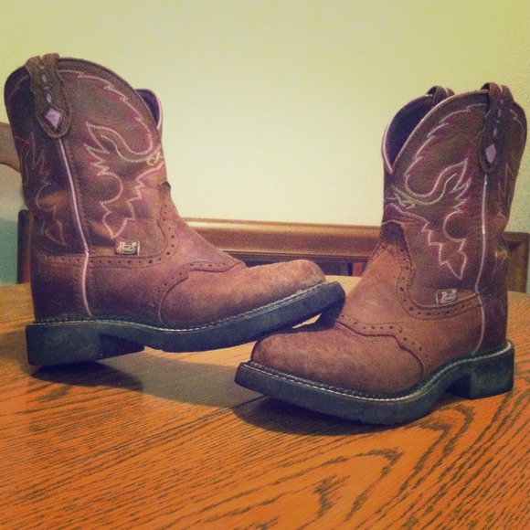 Justin Gypsy Boots!