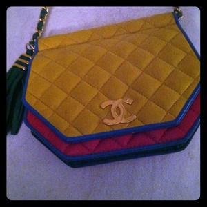 1980s Chanel Purse!!