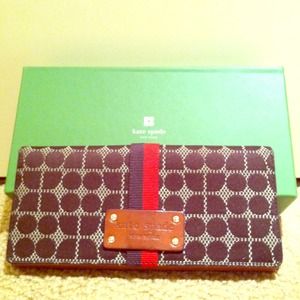✨REDUCED✨kate spade wallet with brown pattern.