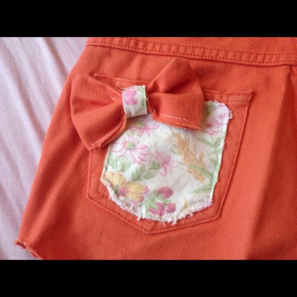 high waisted shorts SOLD⛔ - Picture 4 of 4