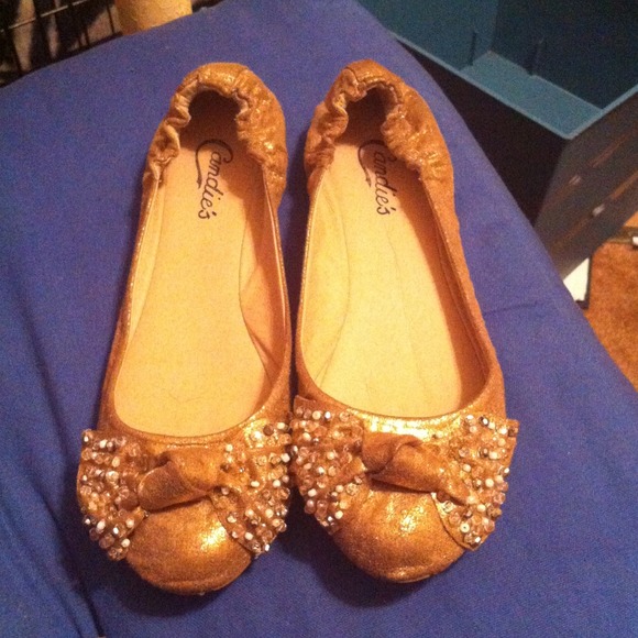 candies Shoes - Candies Bow Golden Flats. Size 8.5