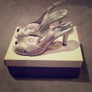 Silver satin sandals 💐