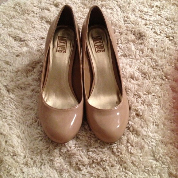 Nude Patent Pump