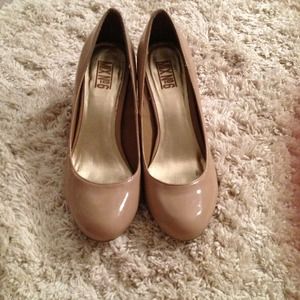 Nude Patent Pump