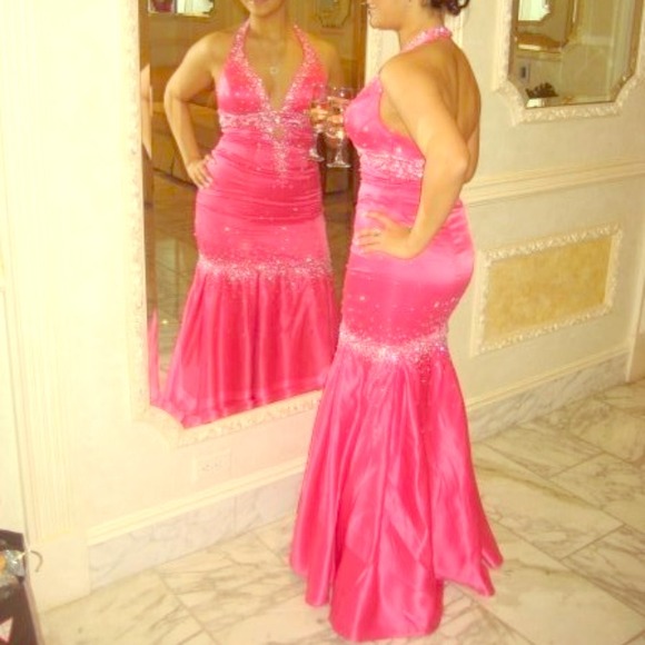 Gorgeous Hot pink evening gown!