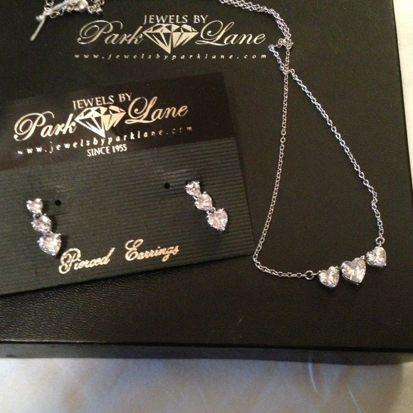 SOLD IN BUNDLE 🍒Beloved Genuine CZ Set