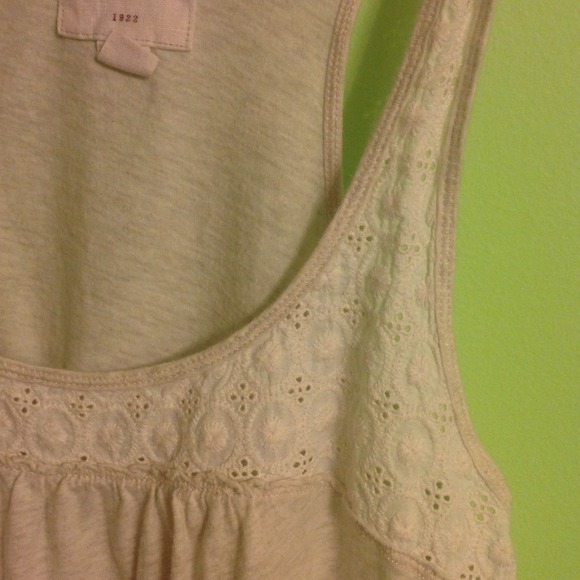 Embroidered Tank - Picture 3 of 3