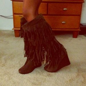 Adorable fringe boots!! So so cute ! Brand new!
