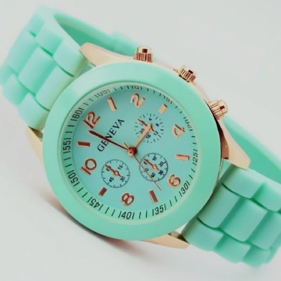 Accessories - Gorgeous Mint Geneva Watch ✨ 1 left