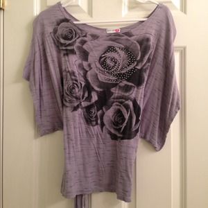🌹Gray and sparkly black rose top.🌹