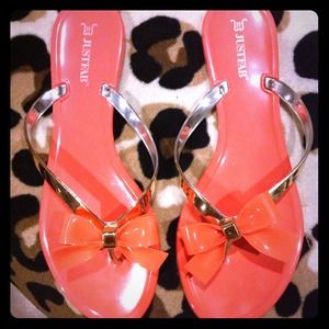 Sandals with cute bow detail