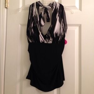 💗 Sass and class chiffon halter top.💘