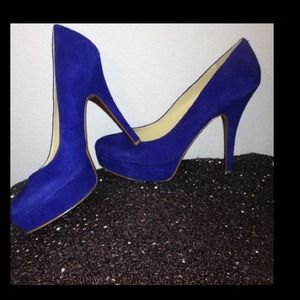 Enzo Angiolini suede navy heels